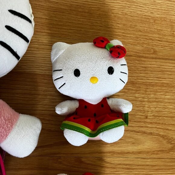 Hello Kitty Plush Lot - Picture 5 of 8